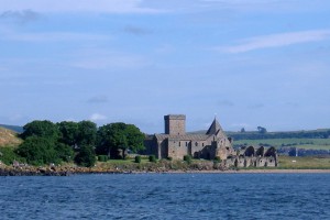 Inchcolm mit dem alten Augustinerkloster, wird auch das Iona des Osten genannt